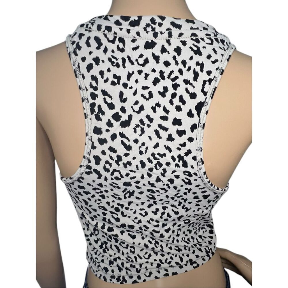 Athleta Cropped Leopard Print Razorback Athletic Stretchy Tank - Picture 4 of 5